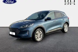 Ford Kuga 2.0 EcoBlue 190ch Titanium bleu azur métallisé, vue 3/4 avant droit avec jantes alu et vitres teintées.