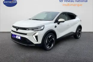 Renault Captur E-Tech hybride blanc nacré vue 3/4 avant droit avec toit beige et jantes noires stylées.