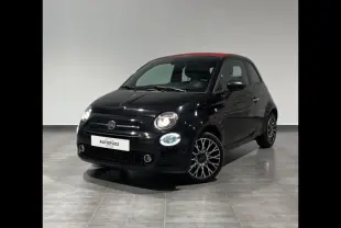 Fiat 500 cabriolet 2024 en Crossover Black Métal vue 3/4 avant avec toit rouge et jantes noires stylisées.
