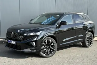 Renault Austral E-Tech Full Hybrid noir étoile en 3/4 avant droit avec jantes alliage 20 pouces diamantées.