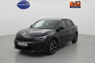 Opel Corsa 2025 noire vue 3/4 avant droit, avec jantes alliage et calandre noire épurée.