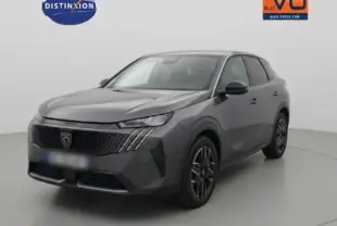 Peugeot 3008 Hybrid gris en 3/4 avant droit, avec jantes alliage 18 pouces et calandre distinctive noire.