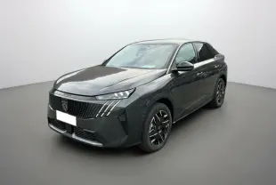 Peugeot 3008 Hybrid 145 GT Alcantara gris titane avec toit noir, vue 3/4 avant droit mettant en valeur ses phares LED distinctifs.